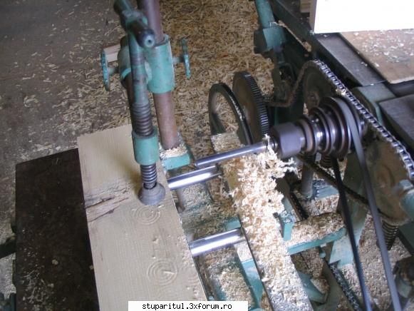 hranitor - Eu le fac cu burgiul.Iti pun cateva poze - ECHIPAMENTE SI UTILAJE APICOLE