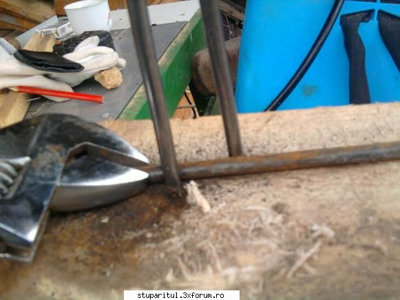 matrita manere - iti mai trebuie si fier beton OB de 8 mm,2.8 lei - ECHIPAMENTE SI UTILAJE APICOLE