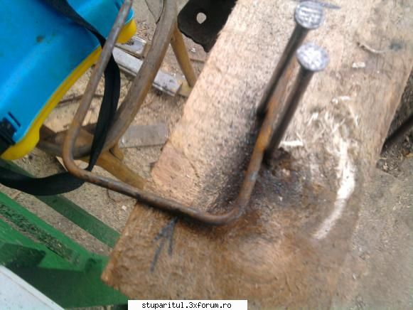 matrita manere - acum treci la partea cealalta - ECHIPAMENTE SI UTILAJE APICOLE