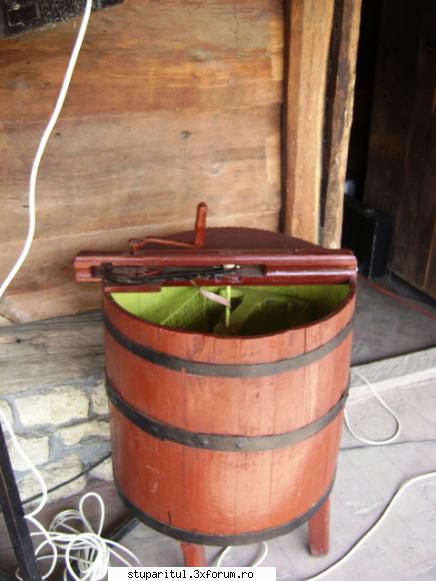 inchei cu o centrifuga veche de peste 100 ani :hi: pozele lu proapis13