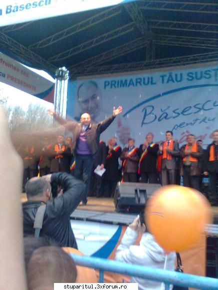 salutaree - papa doar sarmale si placinte - PAGINI PERSONALE ! CINE SUNT EU ?