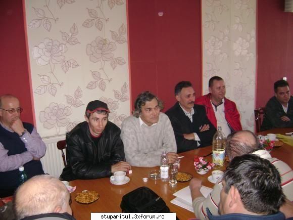 salutari apicultori - La un pahar de vorbe cu apicultorii :) Multumiri - PAGINI PERSONALE ! CINE SUNT EU ?