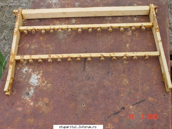 scule pentru transvazare...spatula - o rama port botci..pentru - ECHIPAMENTE SI UTILAJE APICOLE