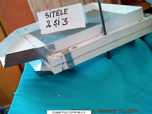 selector polen sitele sunt prinse intre ele aici dat gauri