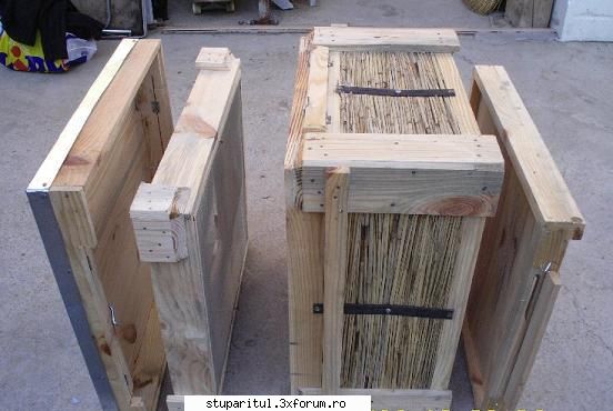 stupul presat - stup din trestie - INTRETINEREA ALBINELOR