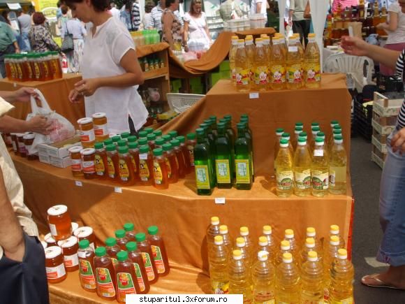 targul de miere bucuresti - otet???? nuuuuuu mai bine vin - POZE