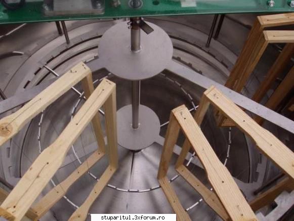 utilaje pret/ceea ce poate face - centrifuga rame.: 6corp dadant tangential - ECHIPAMENTE SI UTILAJE APICOLE
