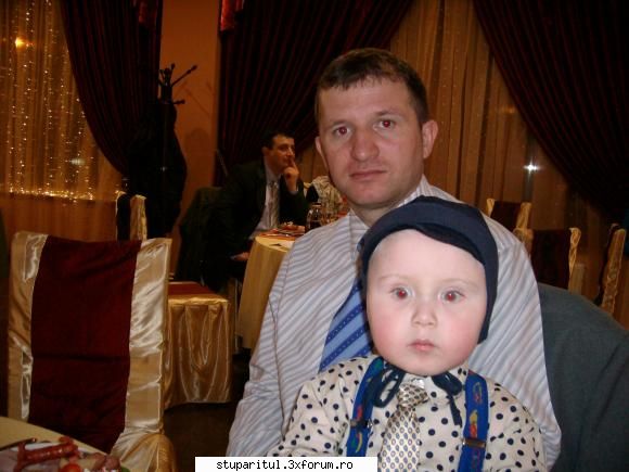 valy_cot - un apicultor din Moldova - Eu cu baiatul cel mai mare(Eduard-2 - PAGINI PERSONALE ! CINE SUNT EU ?